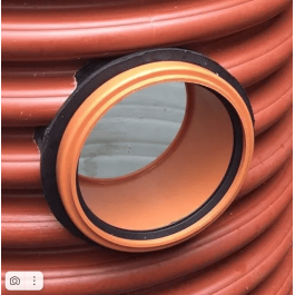 Врезка в колодец для дренажа для труб 110 мм